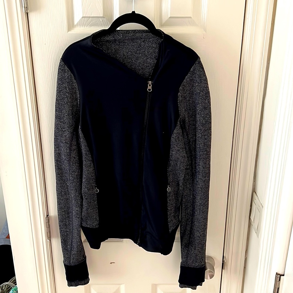 Lululemon Zip Up - Black